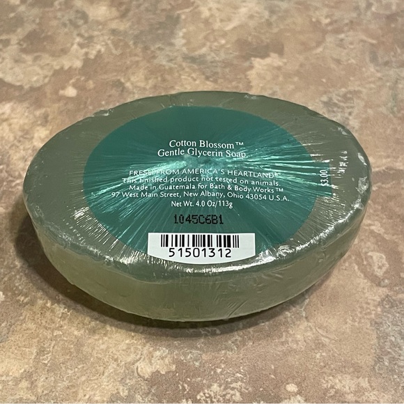 VTG NOS Bath & Body Works Pleasures Cotton Blossom Gentle Glycerin Soap Bar 4 oz - Picture 2 of 2